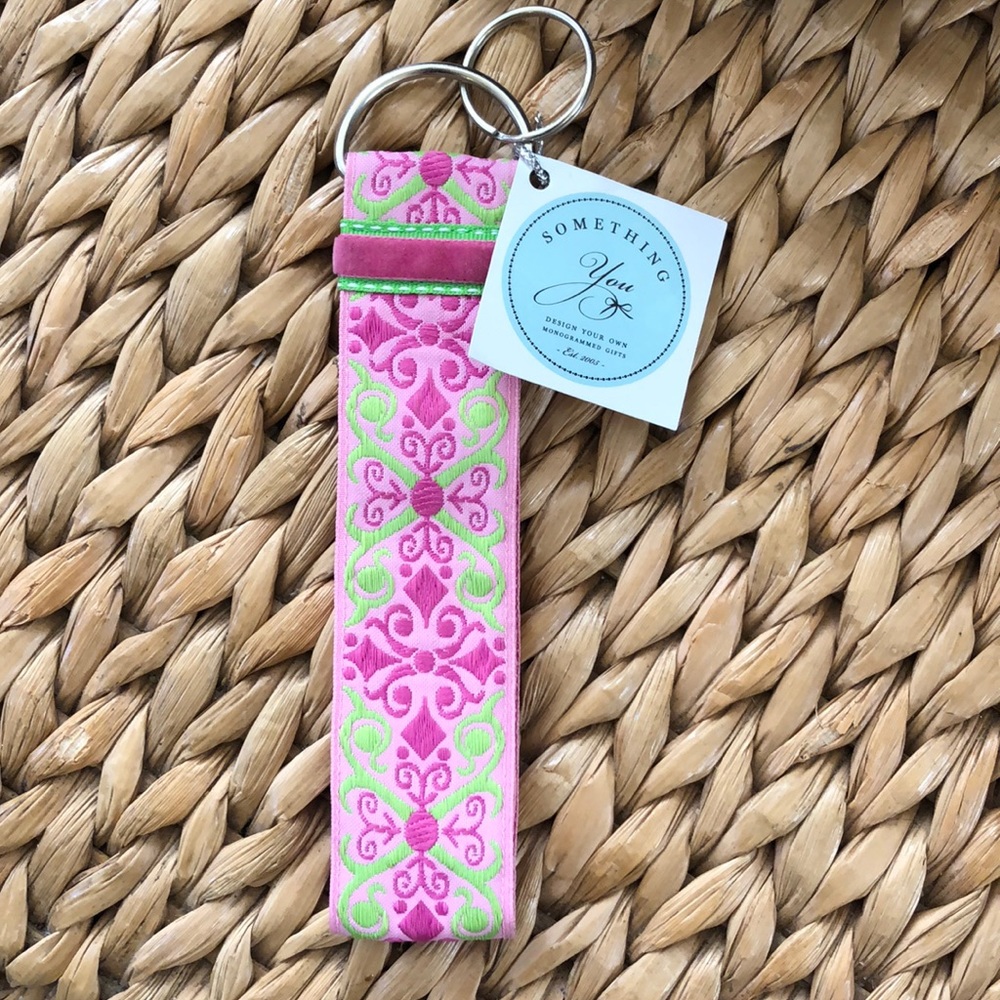NWT Scroll Jacquard Keychain